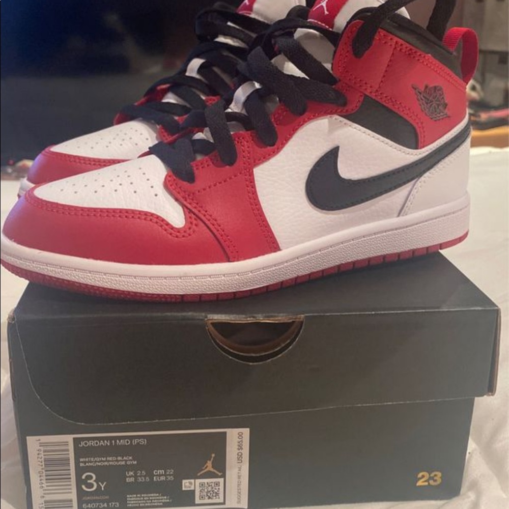 Air Jordan mid Chicago